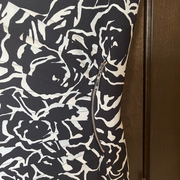 Ivanka Trump Navy and white cocktail dress. Size 8. - Picture 3 of 7